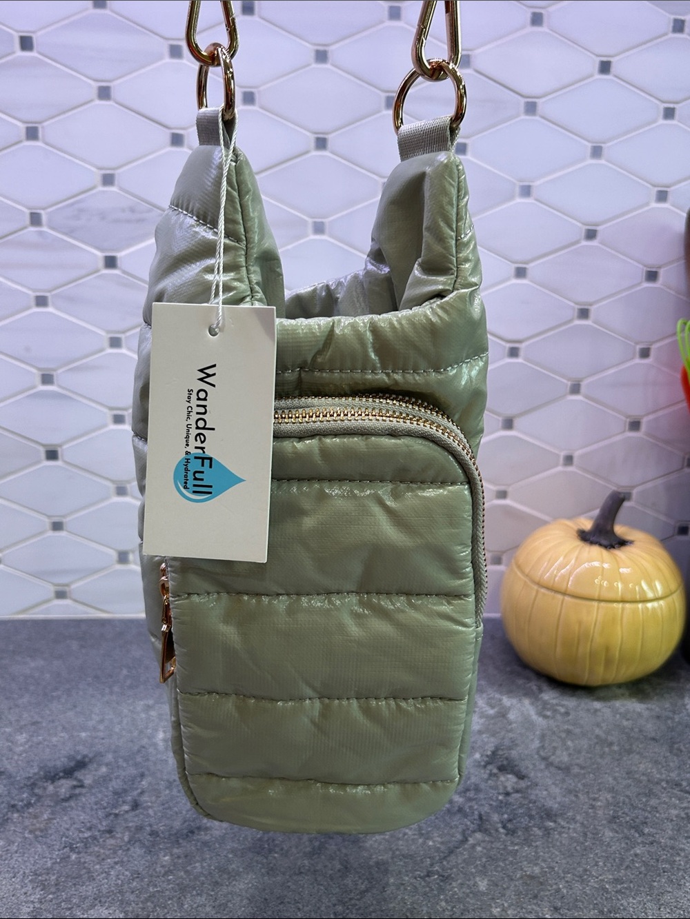 Wanderfull Quilted Light  Green Crossbody hydro bag nwt